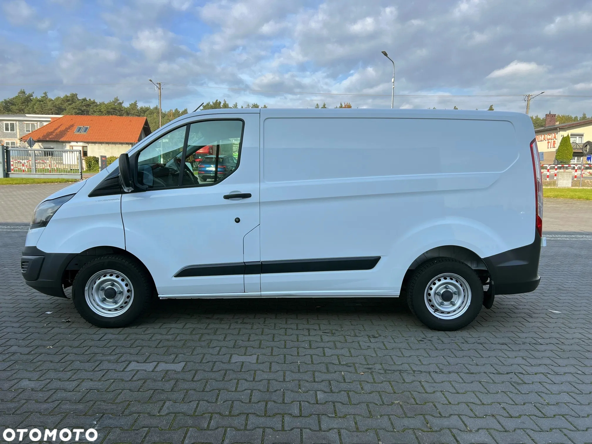 Ford Transit Custom Blaszak Chłodnia Izoterma Zarejestrowany w PL - 3