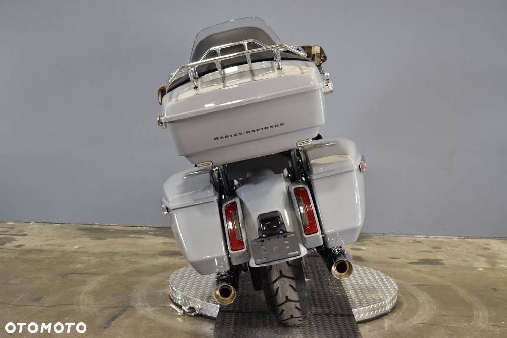 Harley-Davidson Touring Street Glide - 4