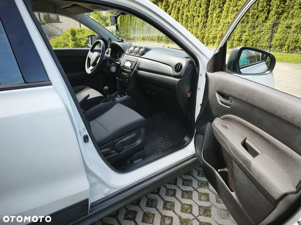Suzuki Vitara 1.6 Comfort 2WD - 12
