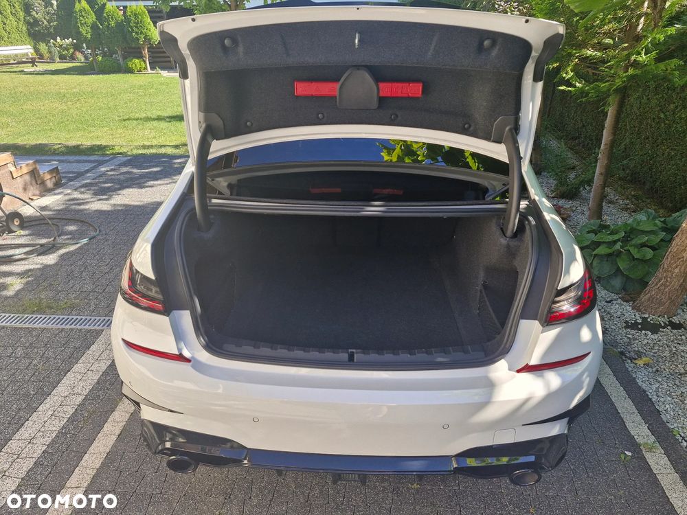 BMW Seria 3 330i M Sport sport - 16
