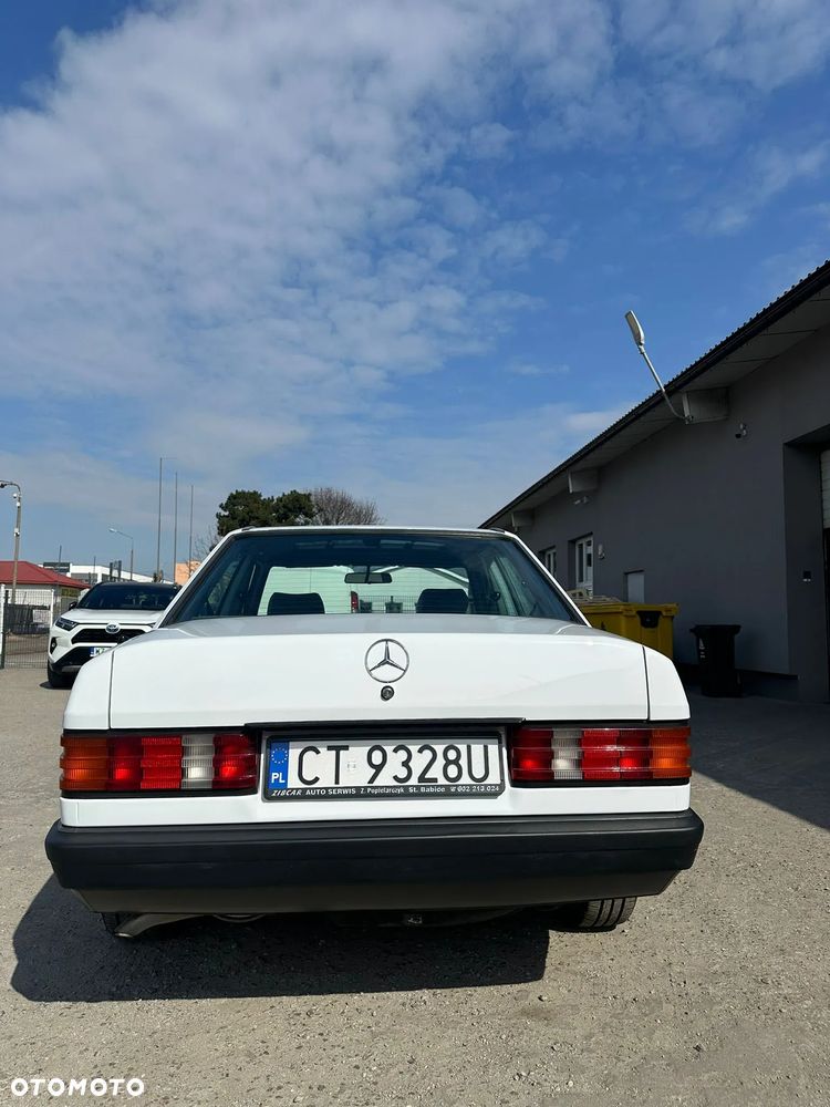 Mercedes-Benz W201 (190) - 8