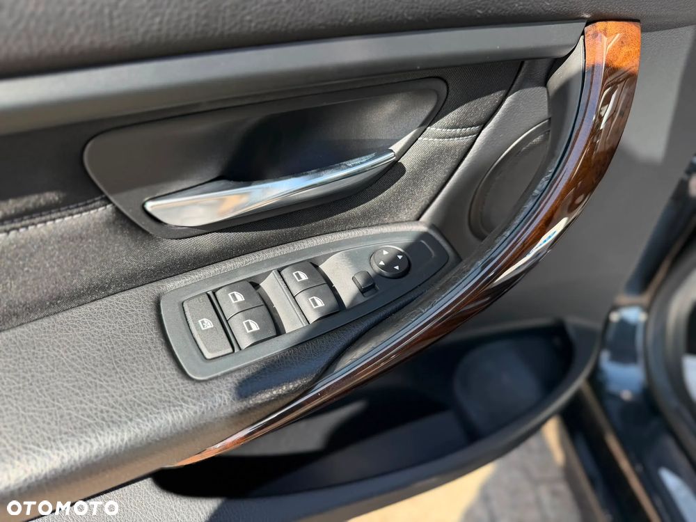 BMW Seria 3 318d Sport Line - 9