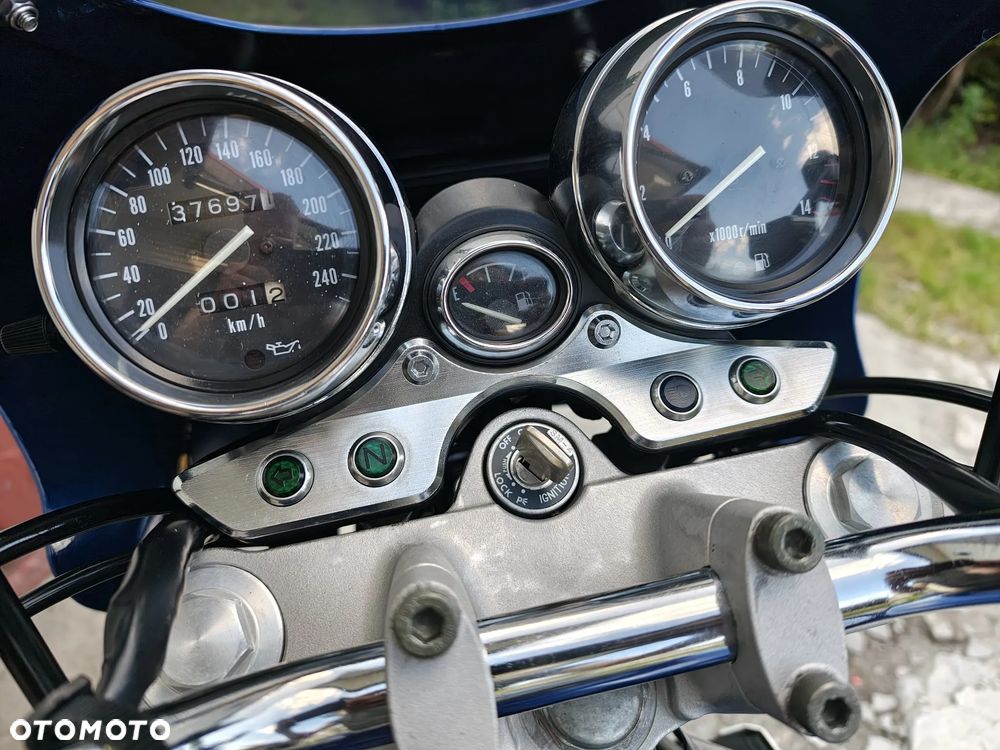 Suzuki GSX - 6