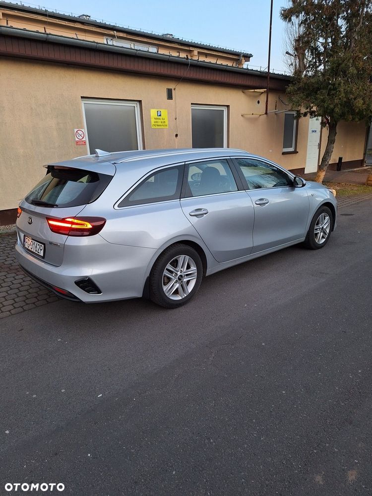Kia Ceed 1.6 CRDi SCR M - 12