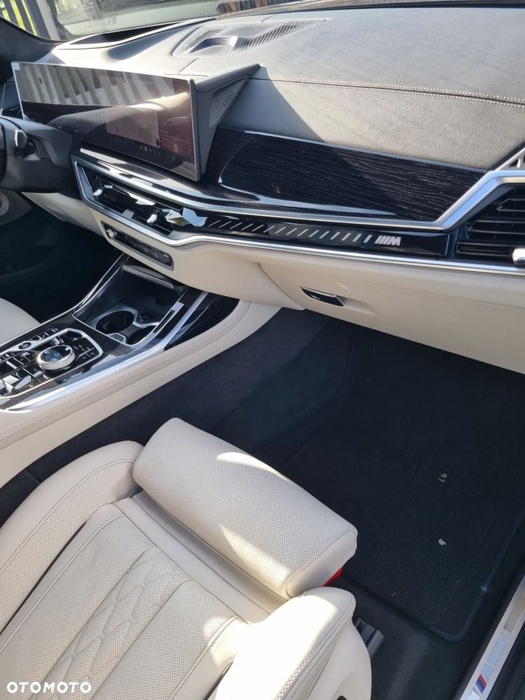 BMW X7 - 16