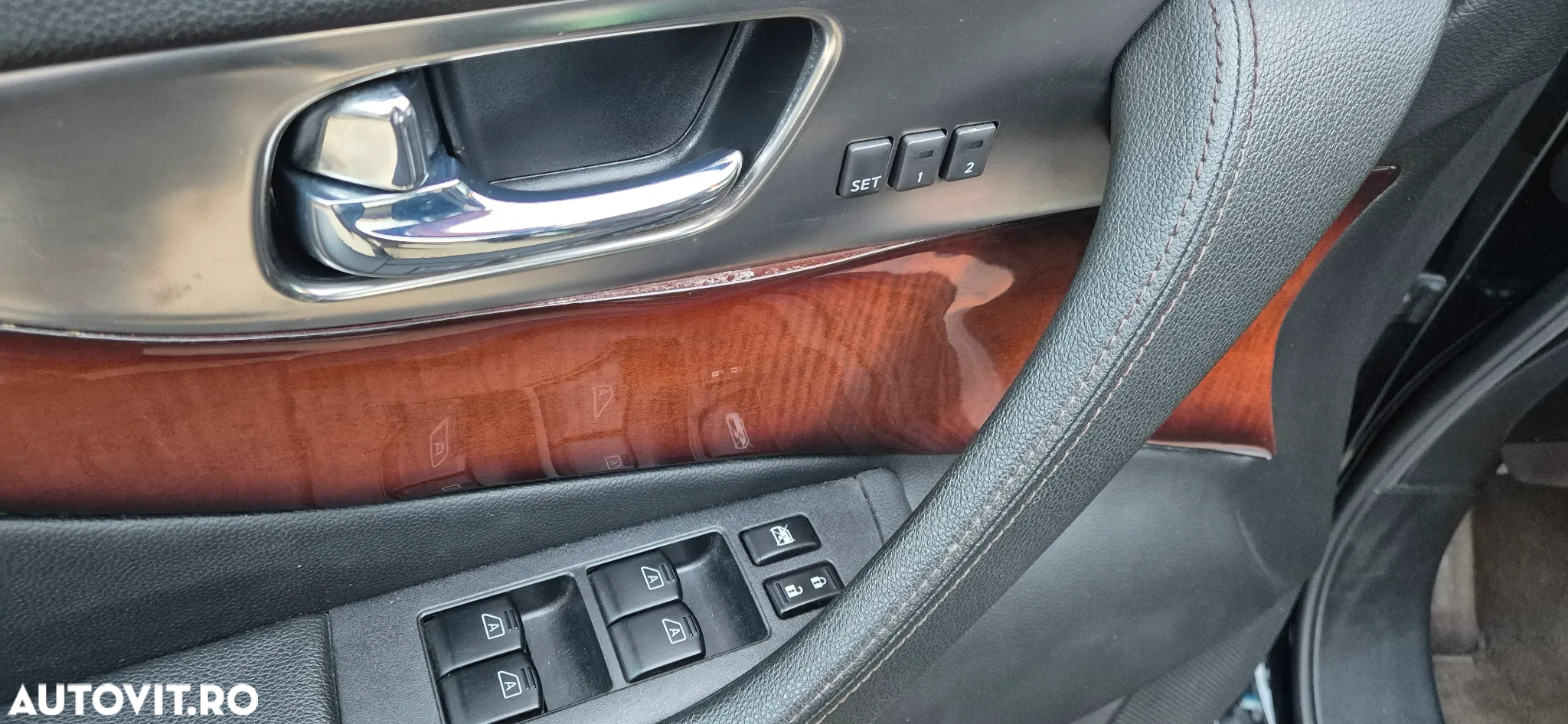 Infiniti FX 50 FX50 5.0L V8 S Premium AWD - 16