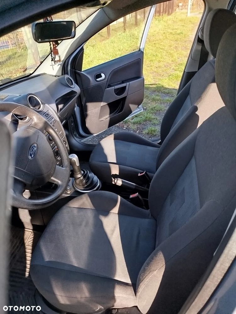 Ford Fiesta - 9