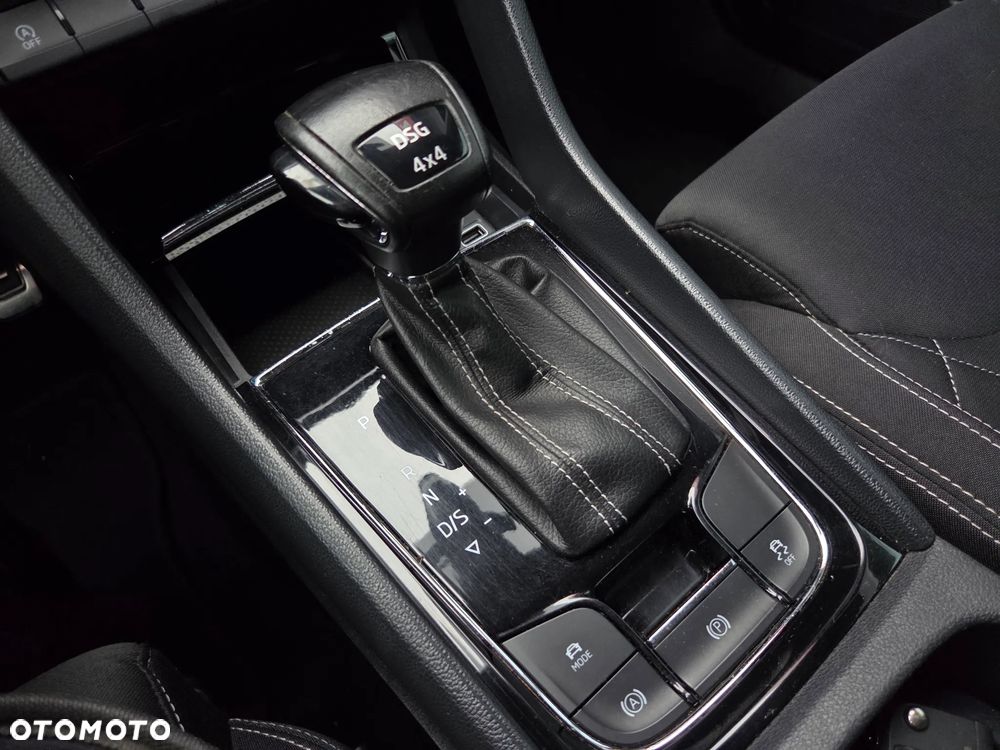 Skoda Karoq 1.5 TSI ACT 4x4 DSG Sportline - 26