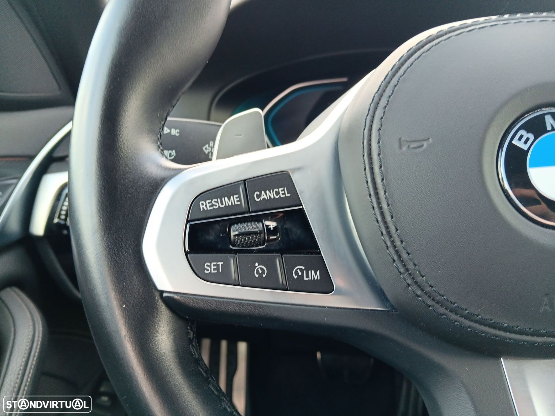 BMW 530 e Pack Desportivo M - 13
