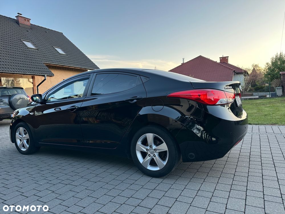 Hyundai Elantra 1.6 Comfort - 18