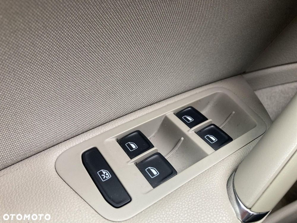 Volkswagen Golf 1.2 TSI BMT Comfortline - 25