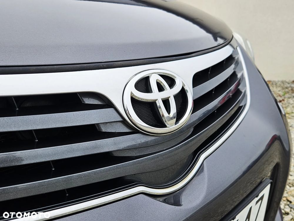 Toyota Avensis 2.0 D-4D - 21