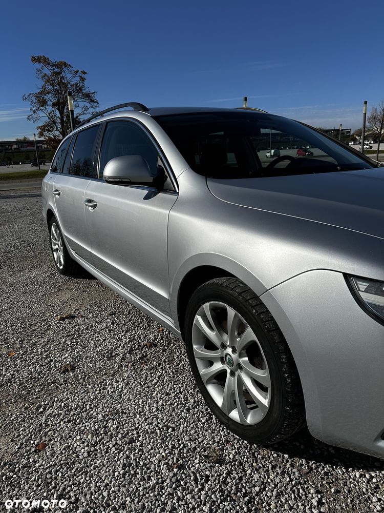 Skoda Superb 2013 photo 4