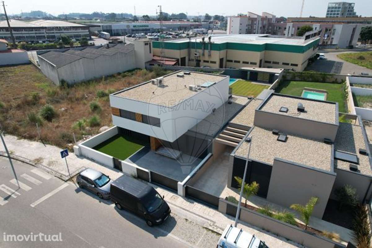 Moradia T5 para venda - Grande imagem: 2/25