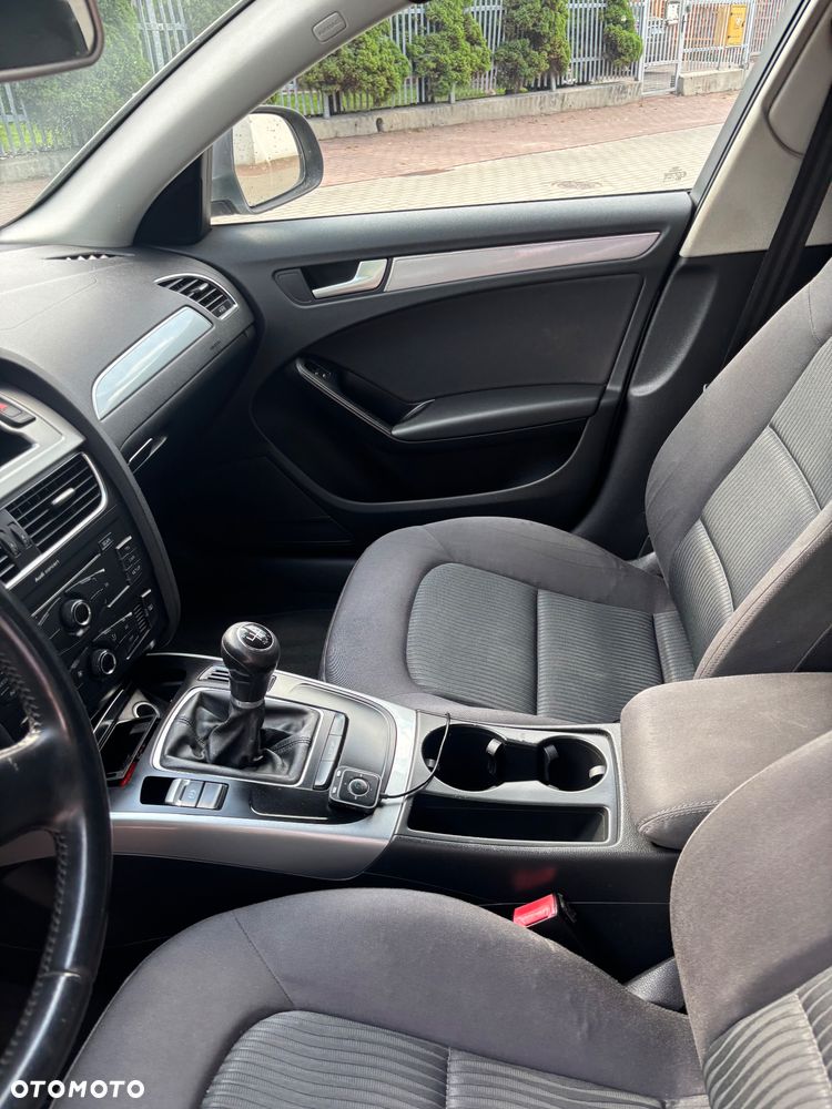Audi A4 Avant 2.0 TDI DPF Ambiente - 9