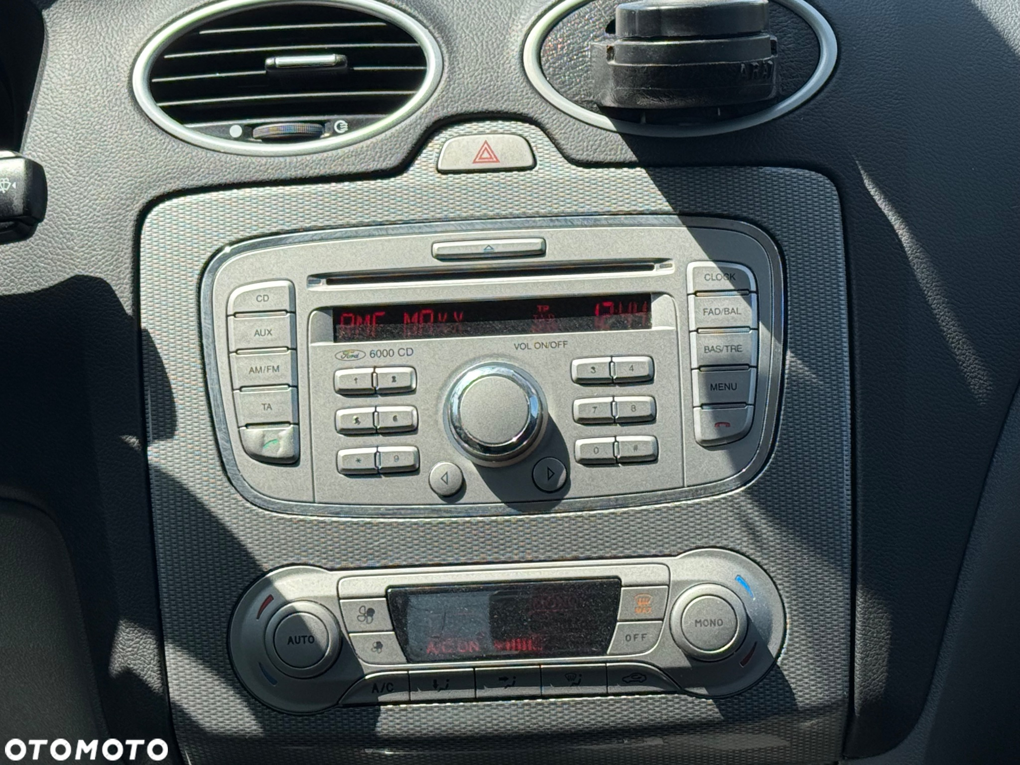 Ford Focus 2.0 Titanium - 9