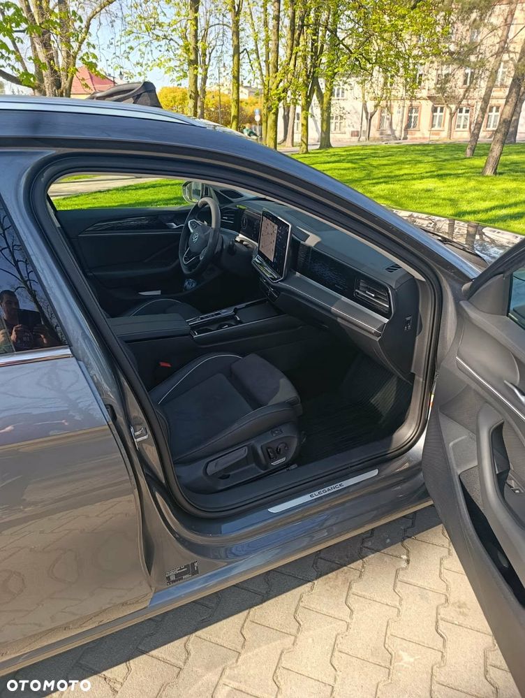 Volkswagen Passat Variant 1.5 TSI ACT mHEV Elegance DSG - 9