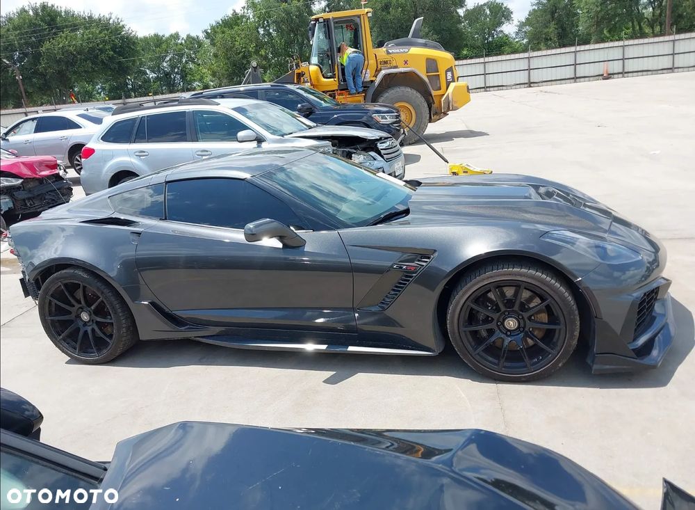 Chevrolet Corvette - 8