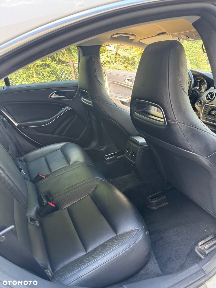 Mercedes-Benz CLA 250 4-Matic - 10