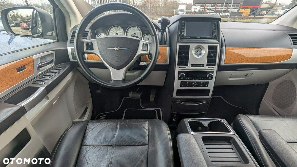 Chrysler Grand Voyager - 24
