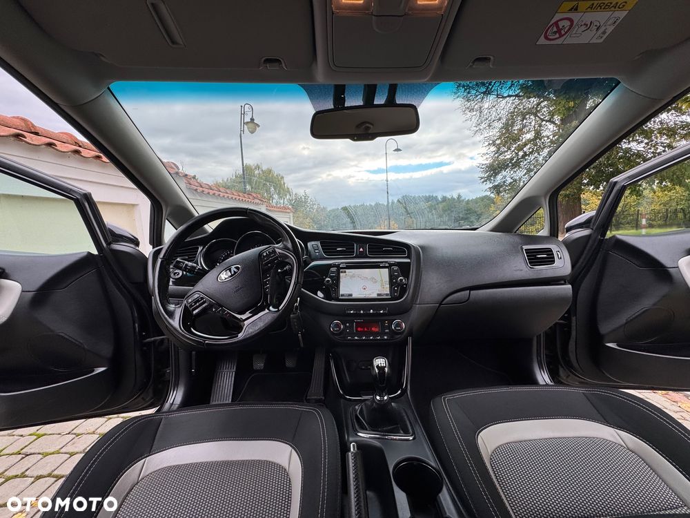 Kia Ceed - 16