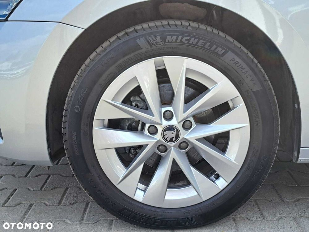 Skoda Octavia 1.5 TSI mHEV Selection DSG - 14