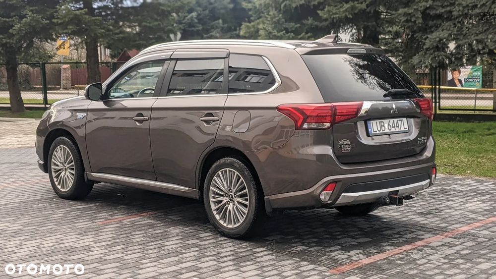 Mitsubishi Outlander - 7