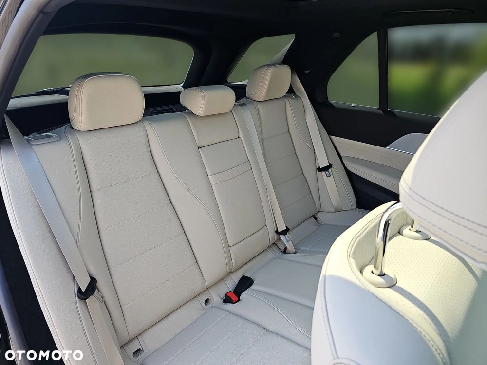 Mercedes-Benz GLE 300 d 4Matic 9G-TRONIC AMG Line Advanced Plus - 12
