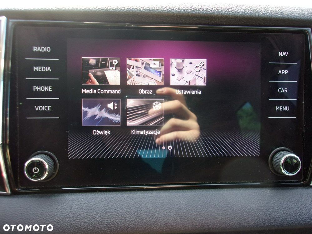 Skoda Karoq 1.5 TSI ACT 4x2 Style DSG - 25