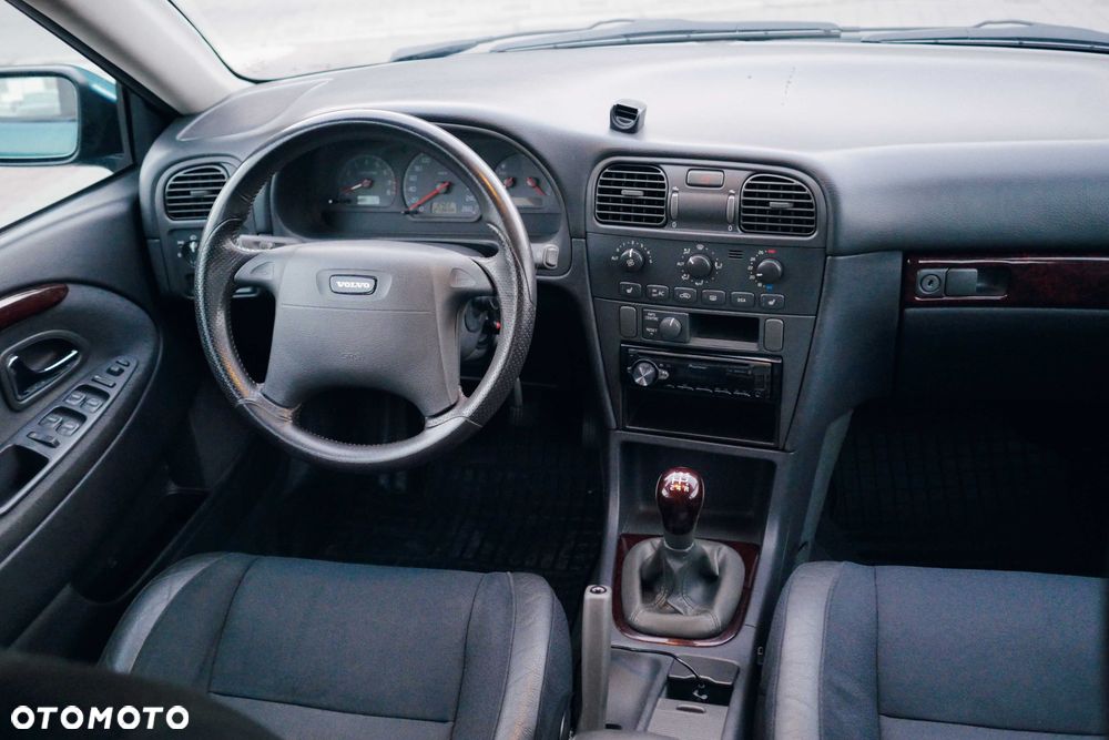 Volvo V40 2000 photo 5