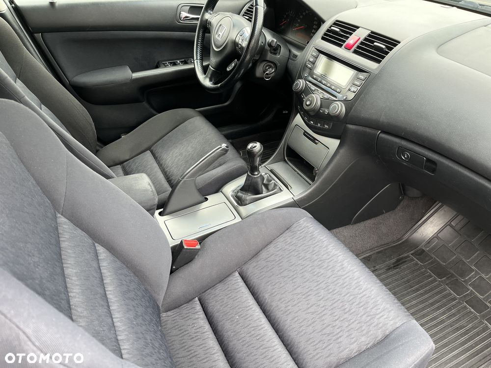 Honda Accord 2.0 Executive - 15