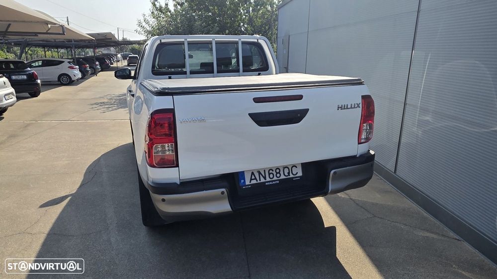 Toyota Hilux 2.4 D-4D 4WD CD CM - 6