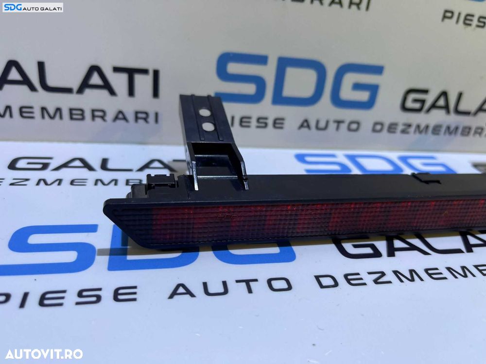 Stop Auxiliar Aditional Central de pe Luneta Geam Sticla Portbagaj Skoda Fabia 1 Berlina Sedan 2000 - 2008 Cod 6Y6945097A - 2