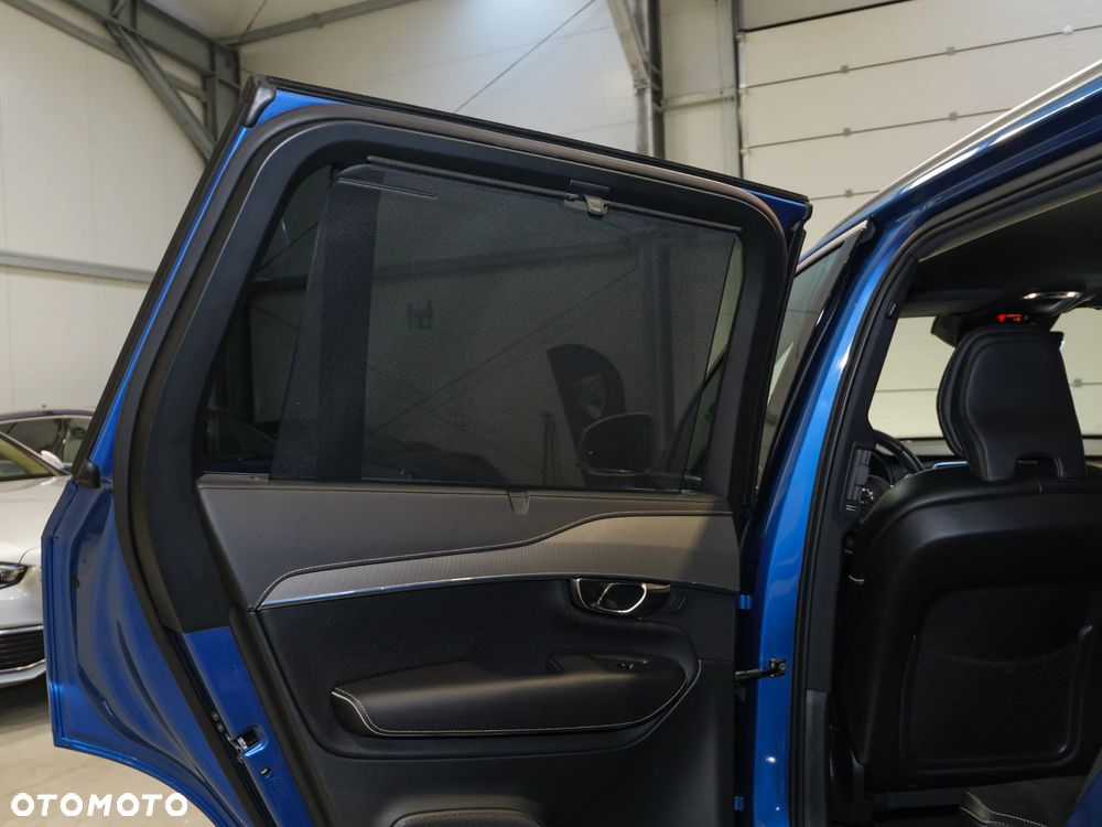 Volvo XC 90 D5 SCR AWD R-Design 7os - 35