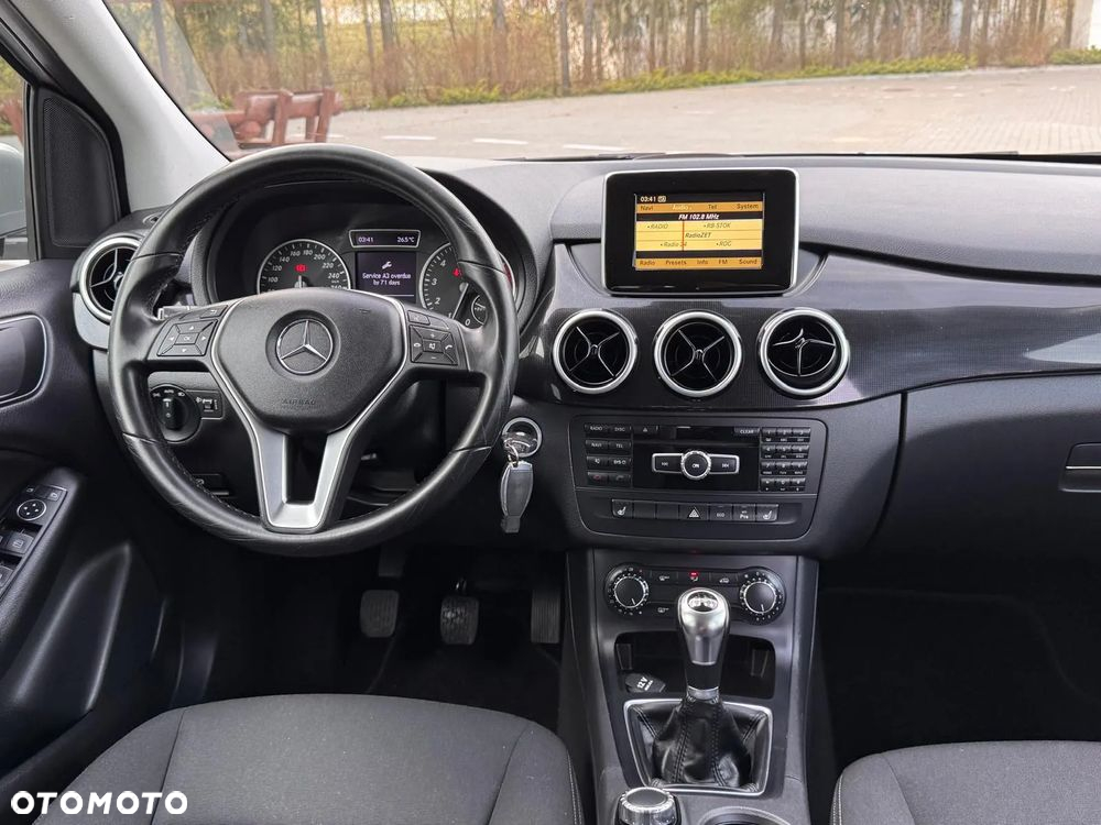 Mercedes-Benz Klasa B 180 (BlueEFFICIENCY) - 32