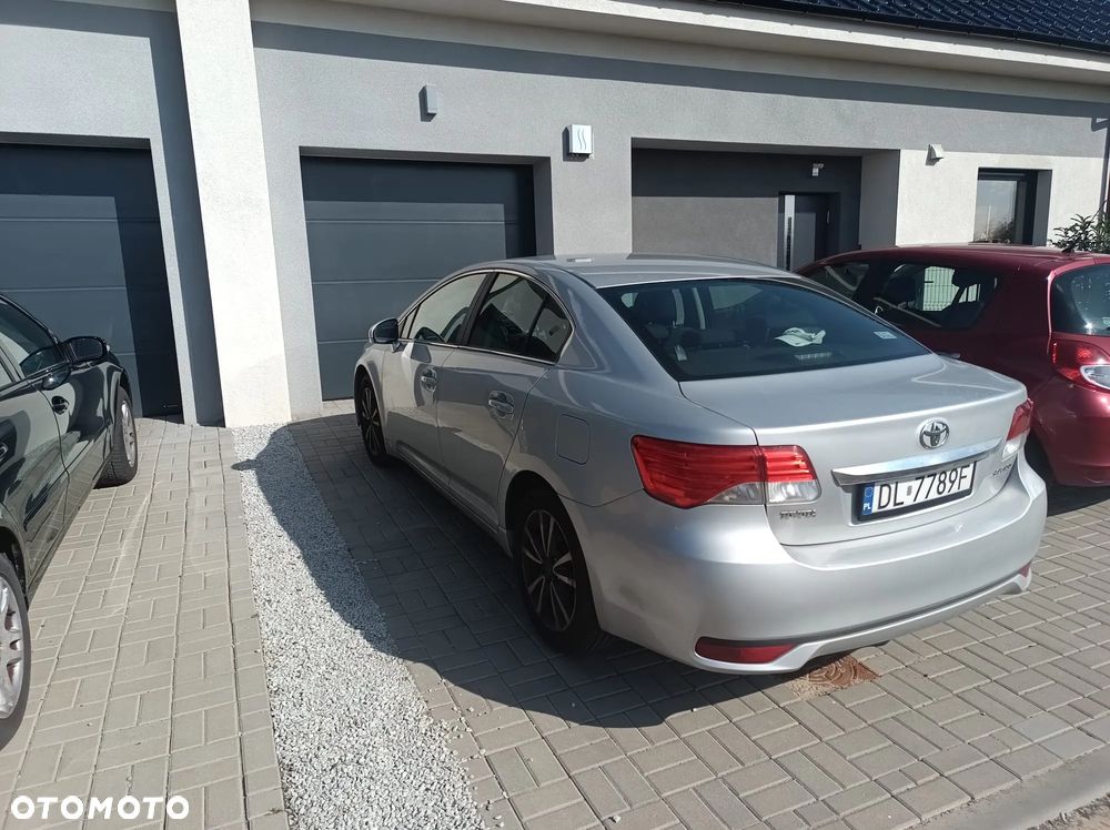 Toyota Avensis 2.0 D-4D - 7