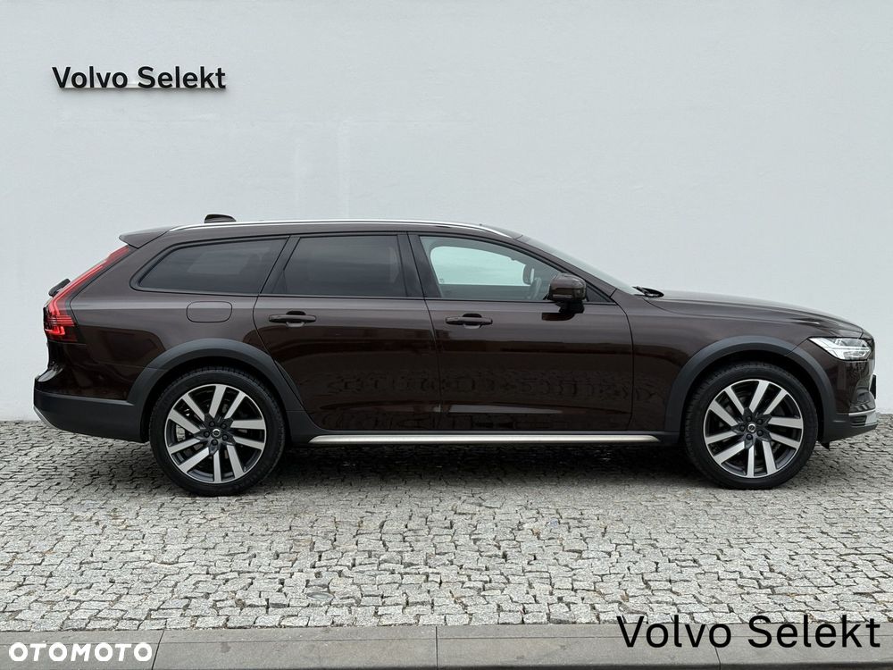 Volvo V90 Cross Country - 5
