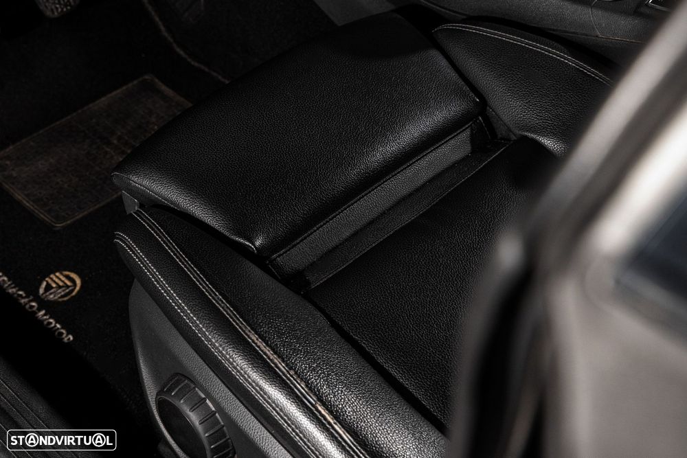 Mercedes-Benz CLA 180 - 18