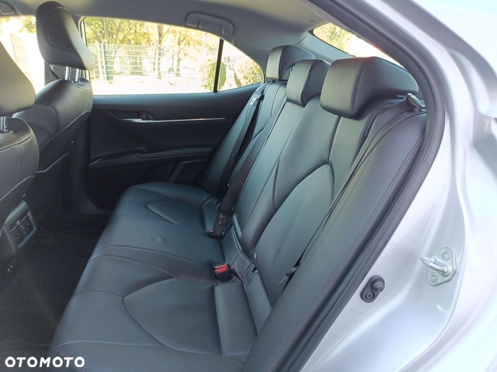 Toyota Camry 2.5 Hybrid Comfort CVT - 12