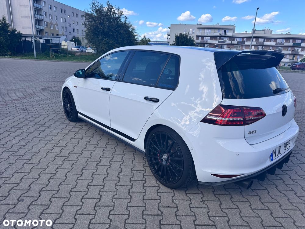 Volkswagen Golf GTI Performance BlueMotion Technology DSG - 9