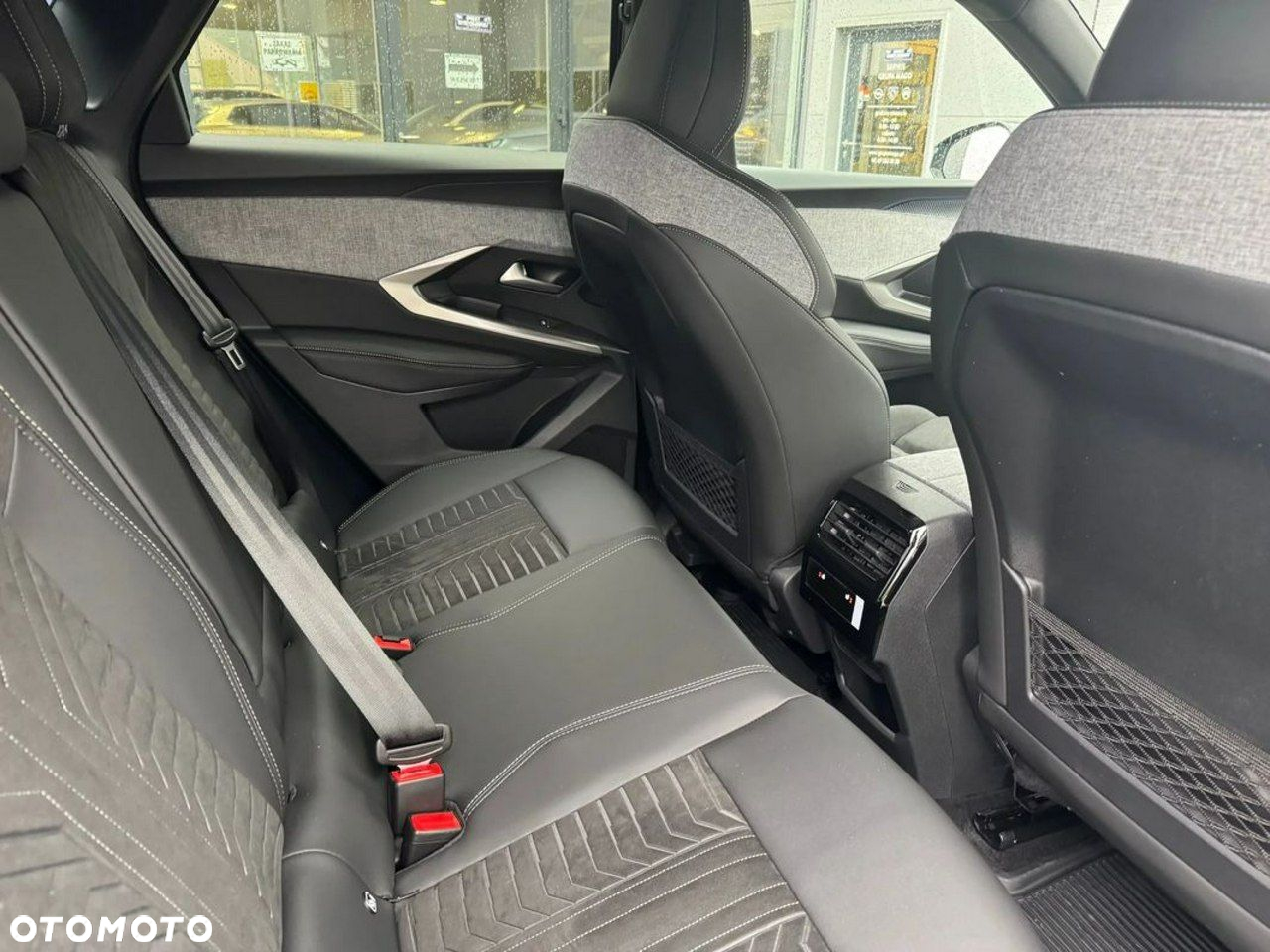Peugeot 3008 1.2 PureTech mHEV GT S&S e-DCS6 - 9