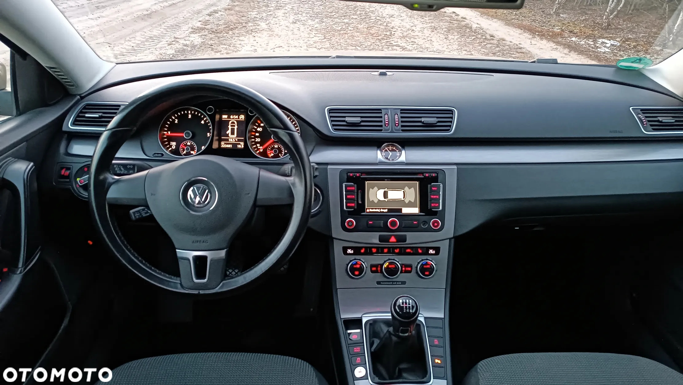 Volkswagen Passat 2.0 TDI Comfortline - 14