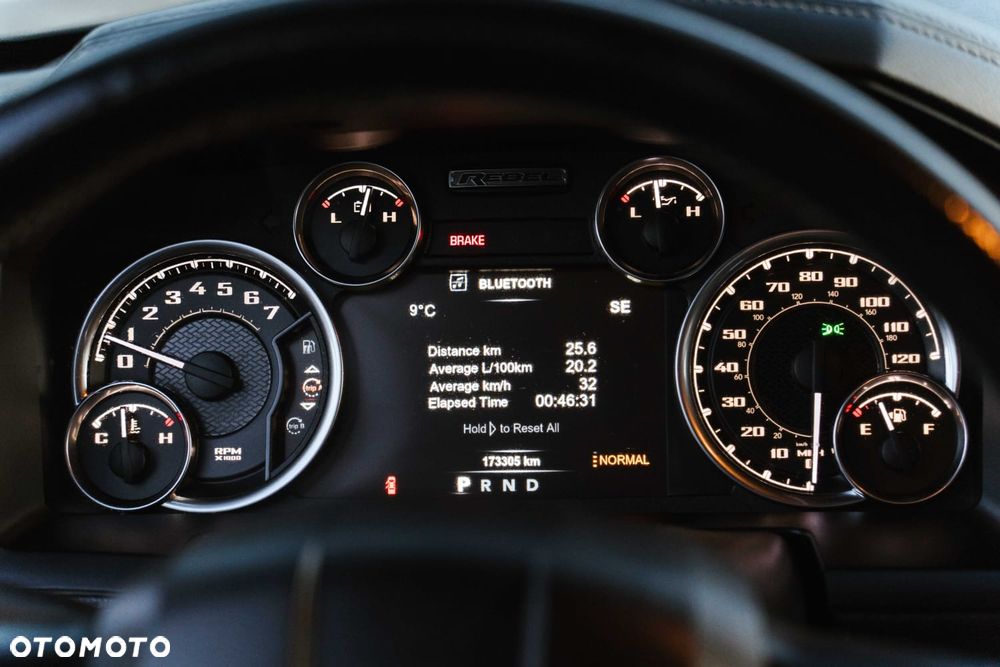 Dodge RAM 5.7 4x4 - 38
