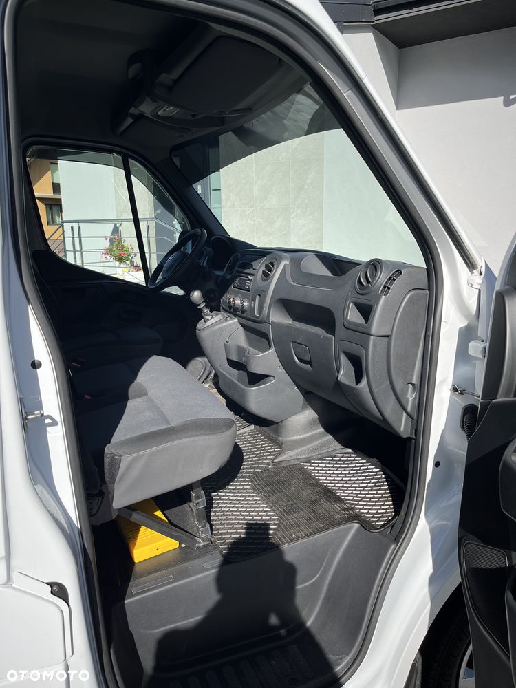 Nissan NV400 - 5