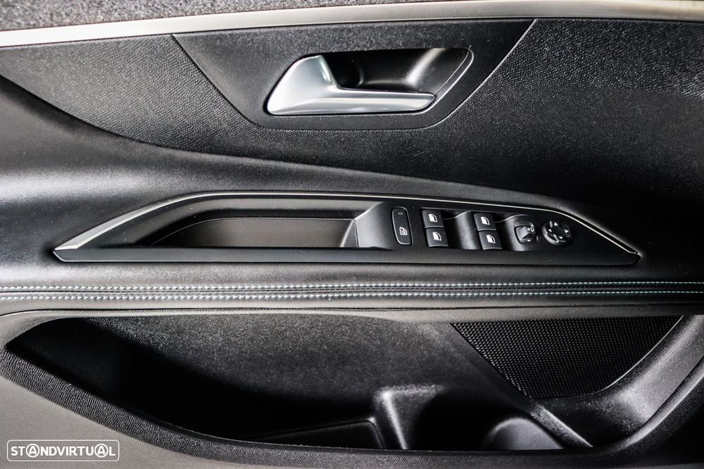 Peugeot 3008 1.6 Hybrid Allure Pack e-EAT8 - 17