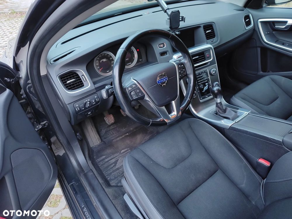 Volvo V60 T3 Summum - 16