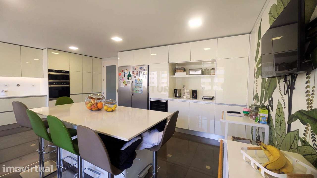 Apartamento T4 Luxuoso em Loures, Lisboa - Grande imagem: 2/37