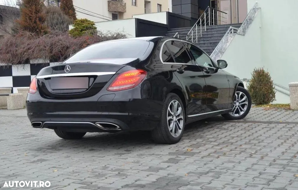 Mercedes-Benz C - 8