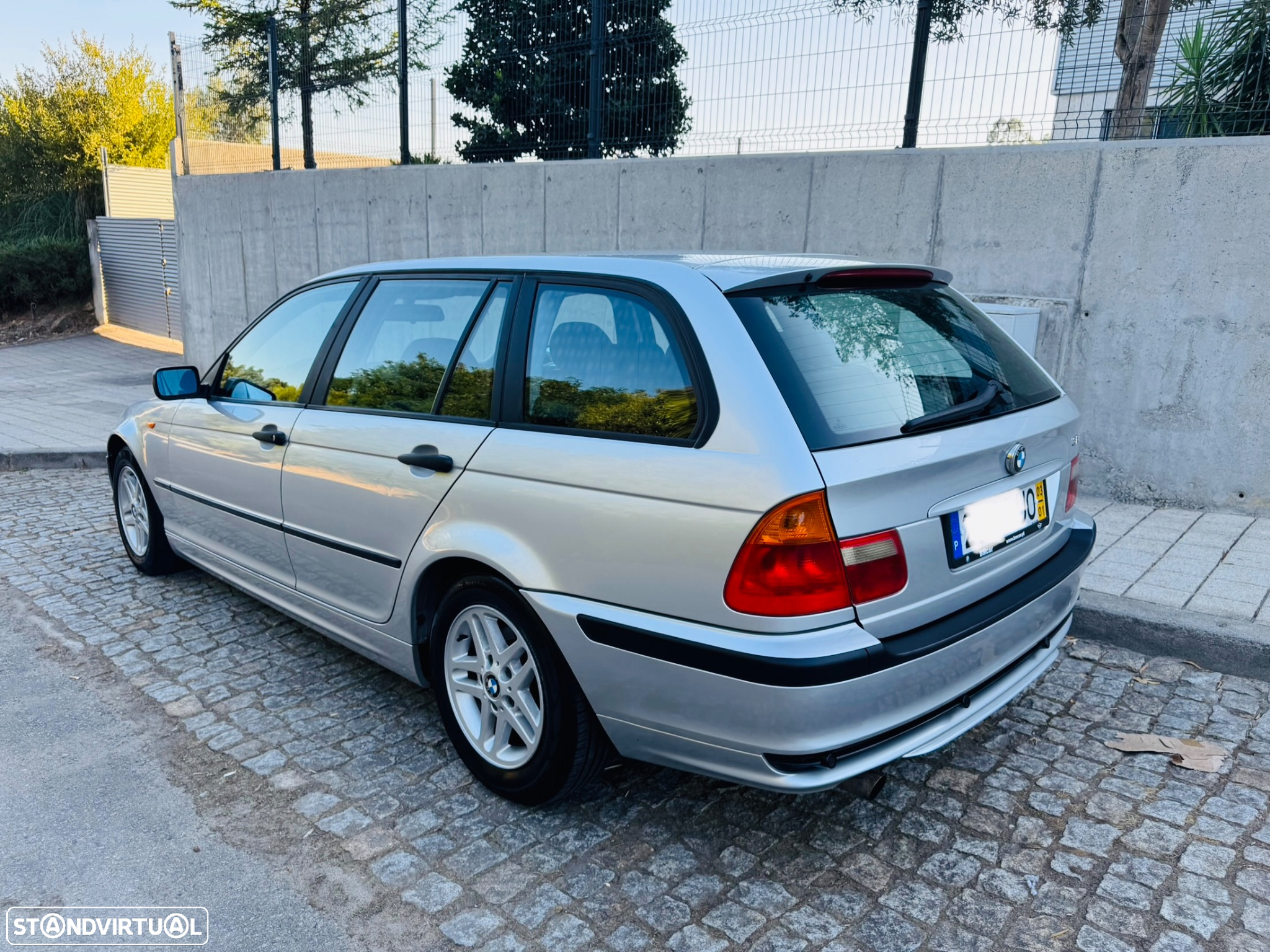 BMW 318 i Touring - 4
