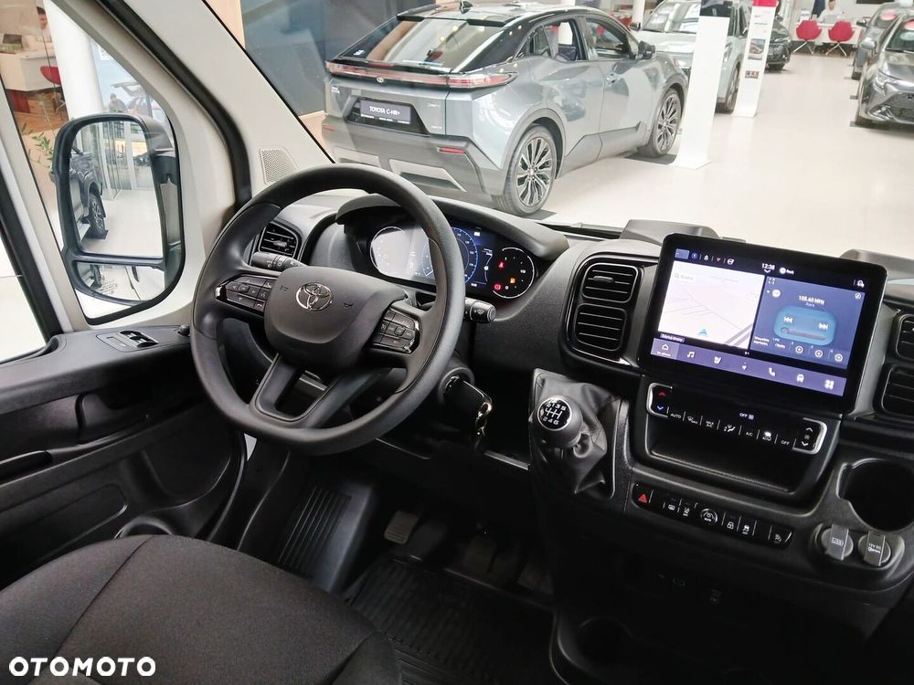 Toyota PROACEMAX - 11